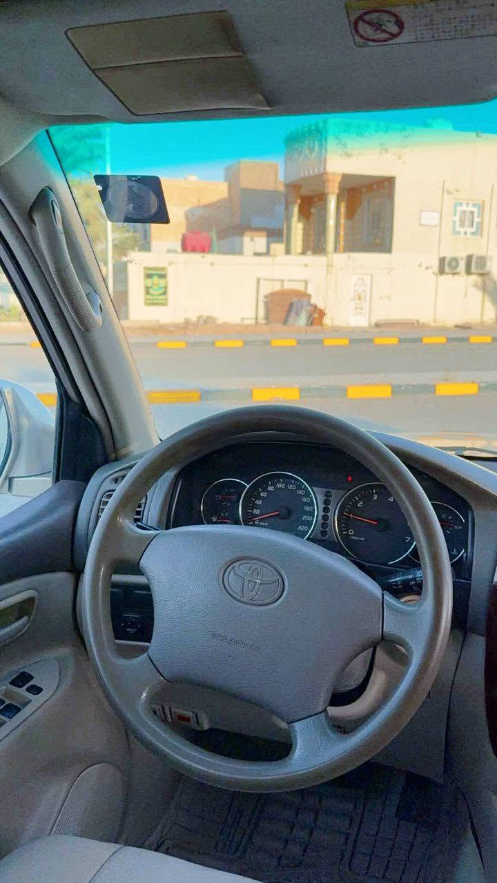 سلام عليكم لاندكروزر مونيكا للبيع موديل 2003 فول مواصفات تخم تاير جديد تبريد كهربائيات كله شغال فتحه سقف كير مكينه حداديه كل جديد كير اوتوماتيك مكينه 6 سلندر فور ويل دفع رباعي سياره جديده مكفولة من ضربه شاشه كامره منضومه زنون 3 قطع تبريد 7 راكب ثلاجه رقم بغداد انجليزي باسمي سعر 155 وبيها مجال مكان السياره نجف الاشرف رقم الاستفسار ***********
