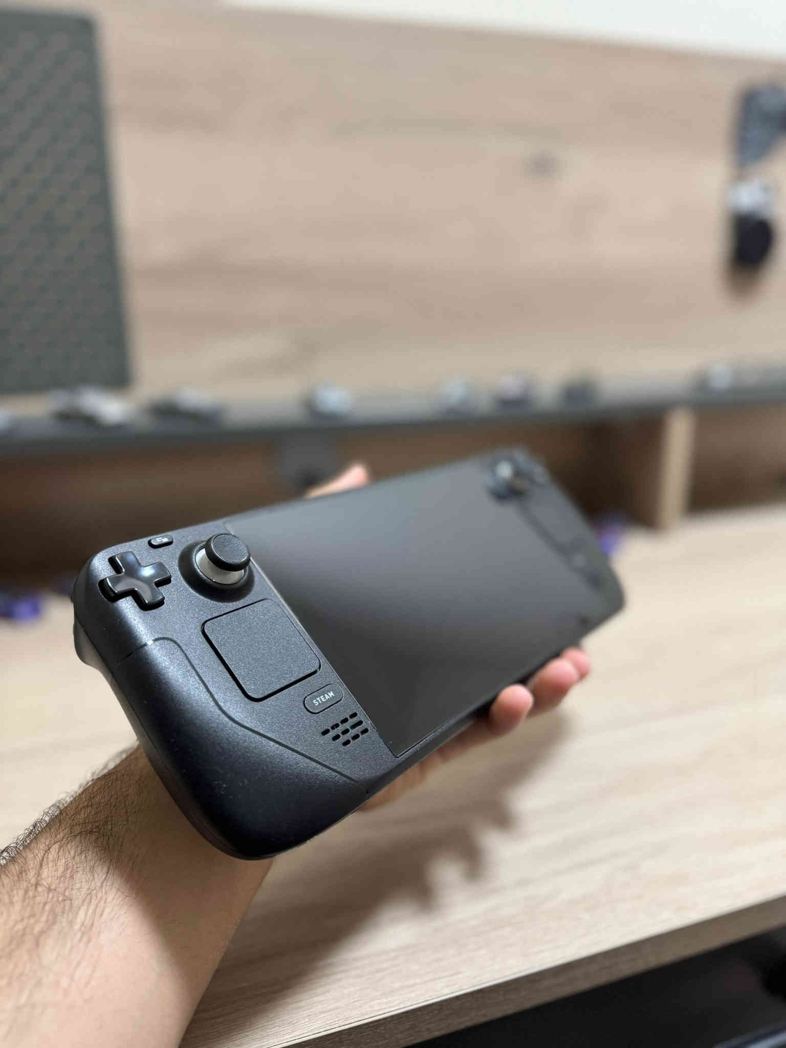 ستيم ديك ذاكره 256 نضافه فول مثل ماواضح بصوره وياه دوك يعرض لشاشه وكفر جلاتيني ولاسق شاشه السعر 450 مكاني البصره ابو الخصيب رقمي ***********
