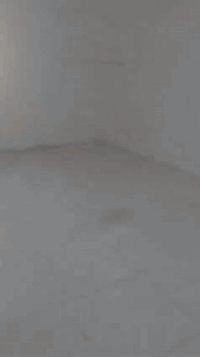 سلام عليكم دار للبيع مساحه ٨١في منطقة كويريش ب٤٠٠٠ يحتوي صالة و٣ غرف نوم ومطبخ ترميم جديد سعره ٩٥ وبيه مجال للاستفسار خاص او الاتصال على ***********
