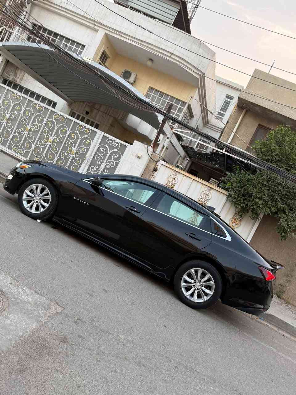ماليبو 2019  Lt
ماشيه 127 مايل

رقم اربيل الدولي 
راديترات ومراوح على وضع الشركه
حادث جاملغ بصف سايق
وبيها نص الباب صبغ ونص البنيد

مكينه 4 سلندر 1500 توربو

مواصفات
شادلها كت كامل 
سبويلر
وسكوبات 
ومطريات 
ودوسات

كير اوتوماتيك و عادي 7 نمر
كوشنات هيتر
كوشن كهربائي
تبريد قطعتين
تبريد منفصل
تشغيل بصمه
تشغيل عن بعد
ابواب بصمه
صندوق بصمه
شاشه جبيره ايباد
كامره دواره
بك لايت طياره
تحكمات ستيرن
كروز سرعه 
ستيرن فوليوم
مرايا كهربائيه
لايتات أوتو زينون
بلاجكتور ليد
نظام car play + Android + نظام Gps
مسجل Aux USB Bluetooth Cable 
ويل كب 17 شركه

السعر 95 & وبيها مجال بسيط
العنوان بغداد سبع ابكار
*********** بغداد, العراق

