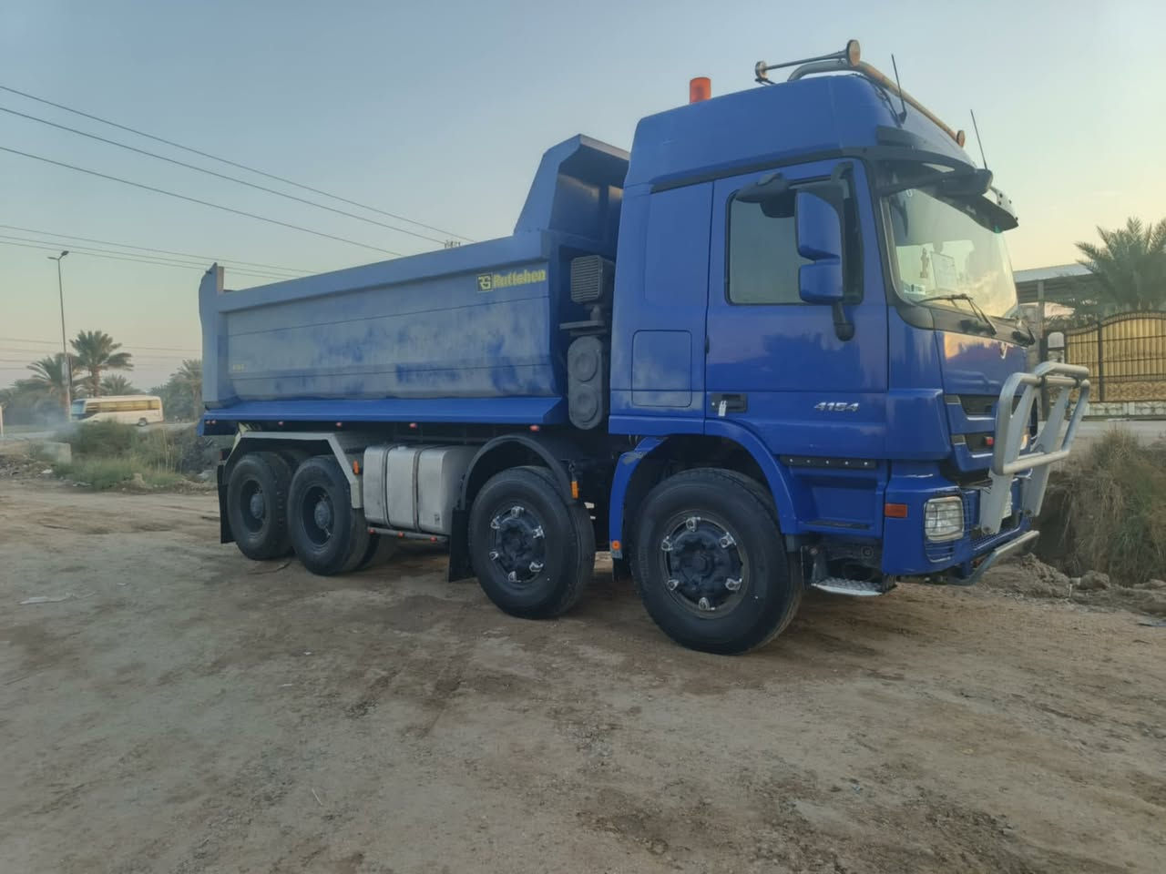 سلام عليكم اكتروز للبيع راس وعربانه موديل 2006محرك8حجم 41/54 مكفوله كفاله عامه مكان بابل كفل تصال***********
