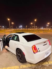 كرايسلر ٣٠٠ S • ٢٠٢٢ • كلين تايتل