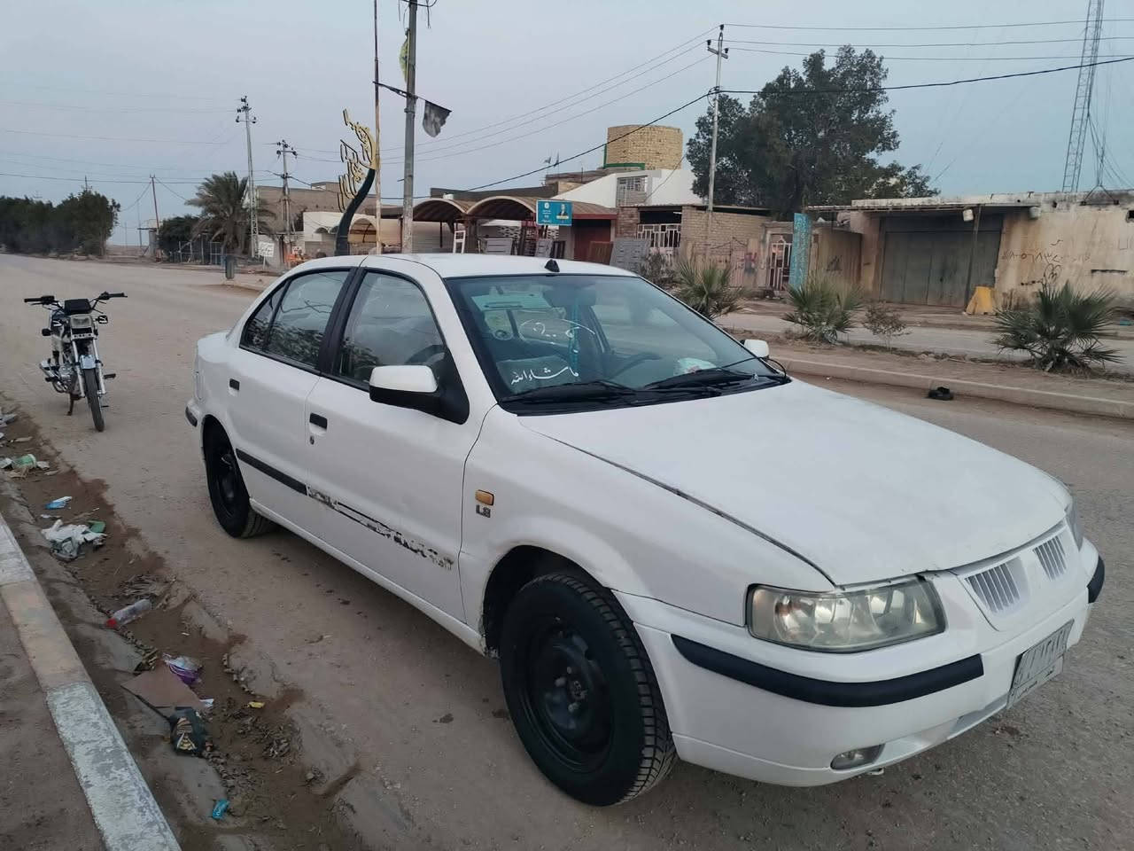 السلام عليكم
سمند موديل 12 
لون ابيض رقم نجف 
سياره جاهزه وحلوه كير ومكينه جدد 
السعر 46 وبيها مجال 
للاستفسار ***********
