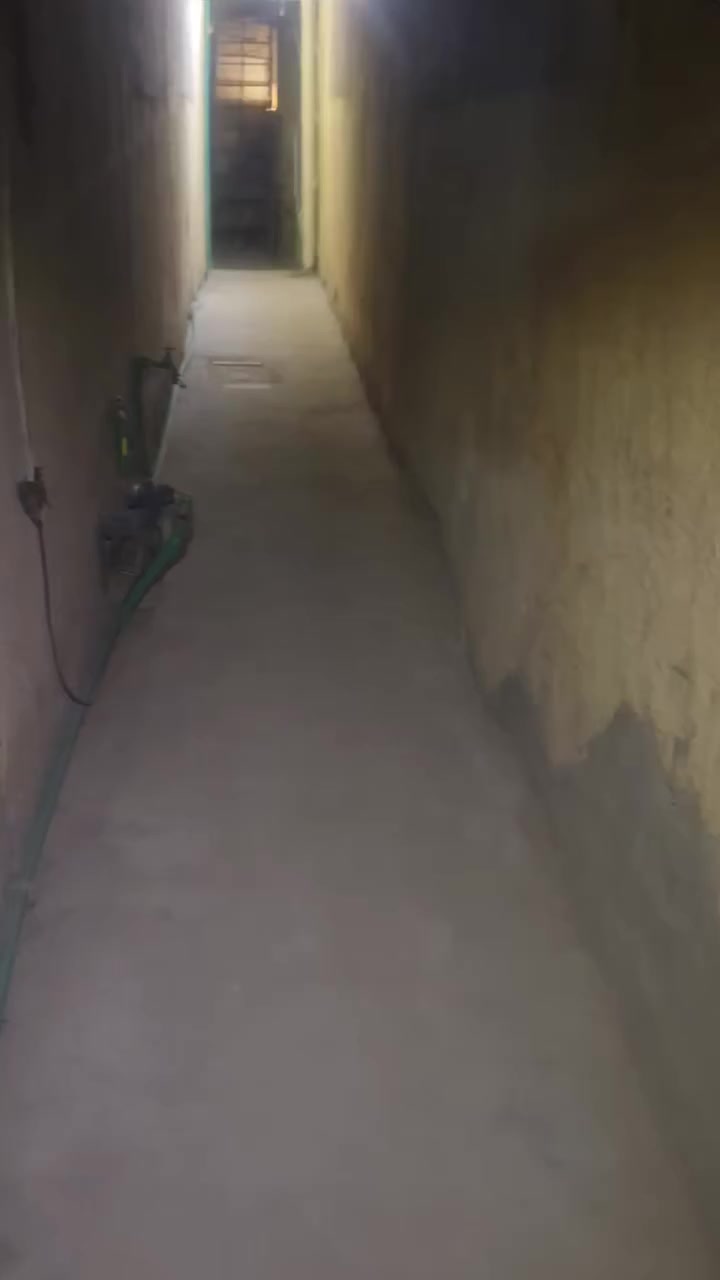 بيت خلفي   يجار الأرضي  الاستفسار ***********
