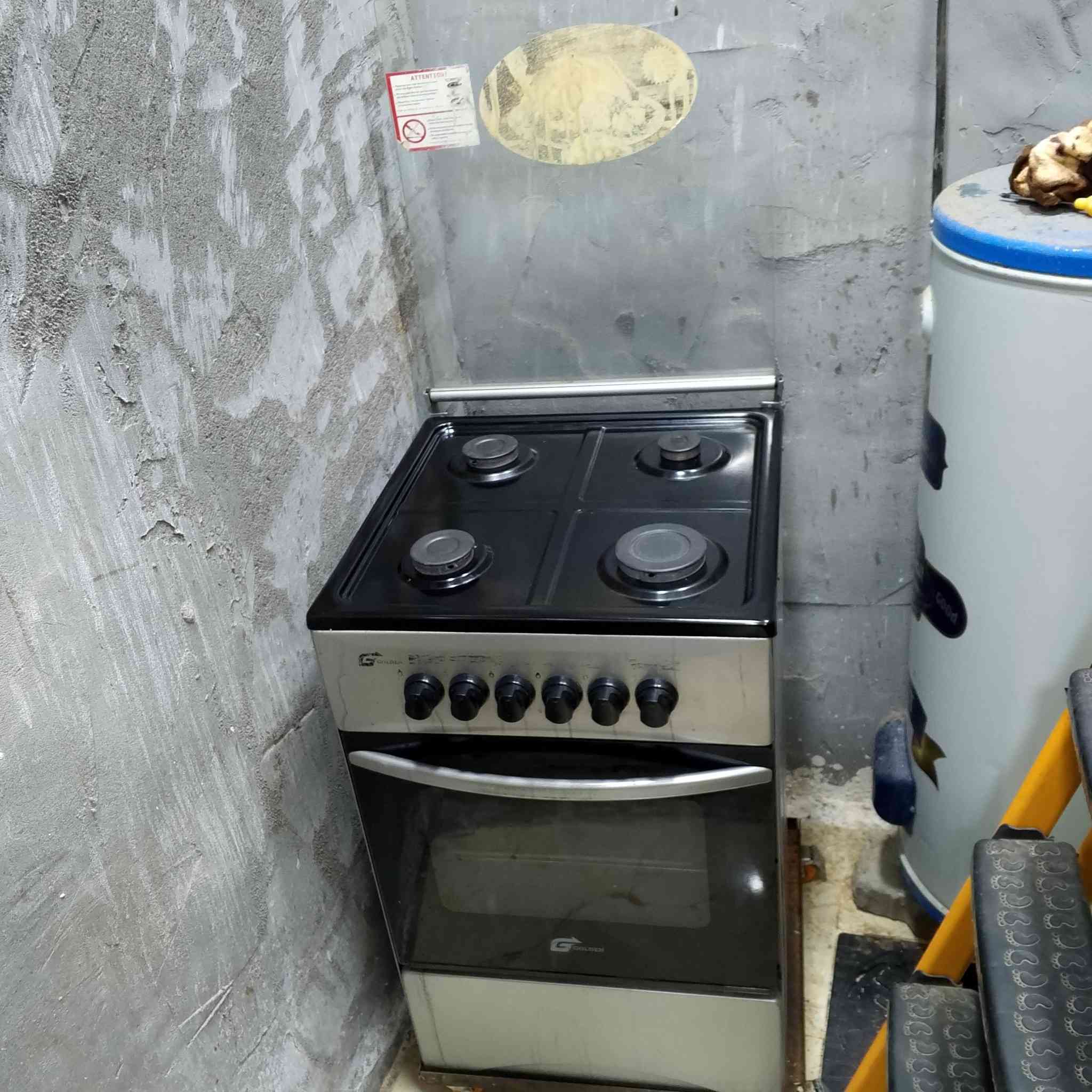 السلام عليكم طباخ للبيع نضيف استعمال قليل رقم ***********
