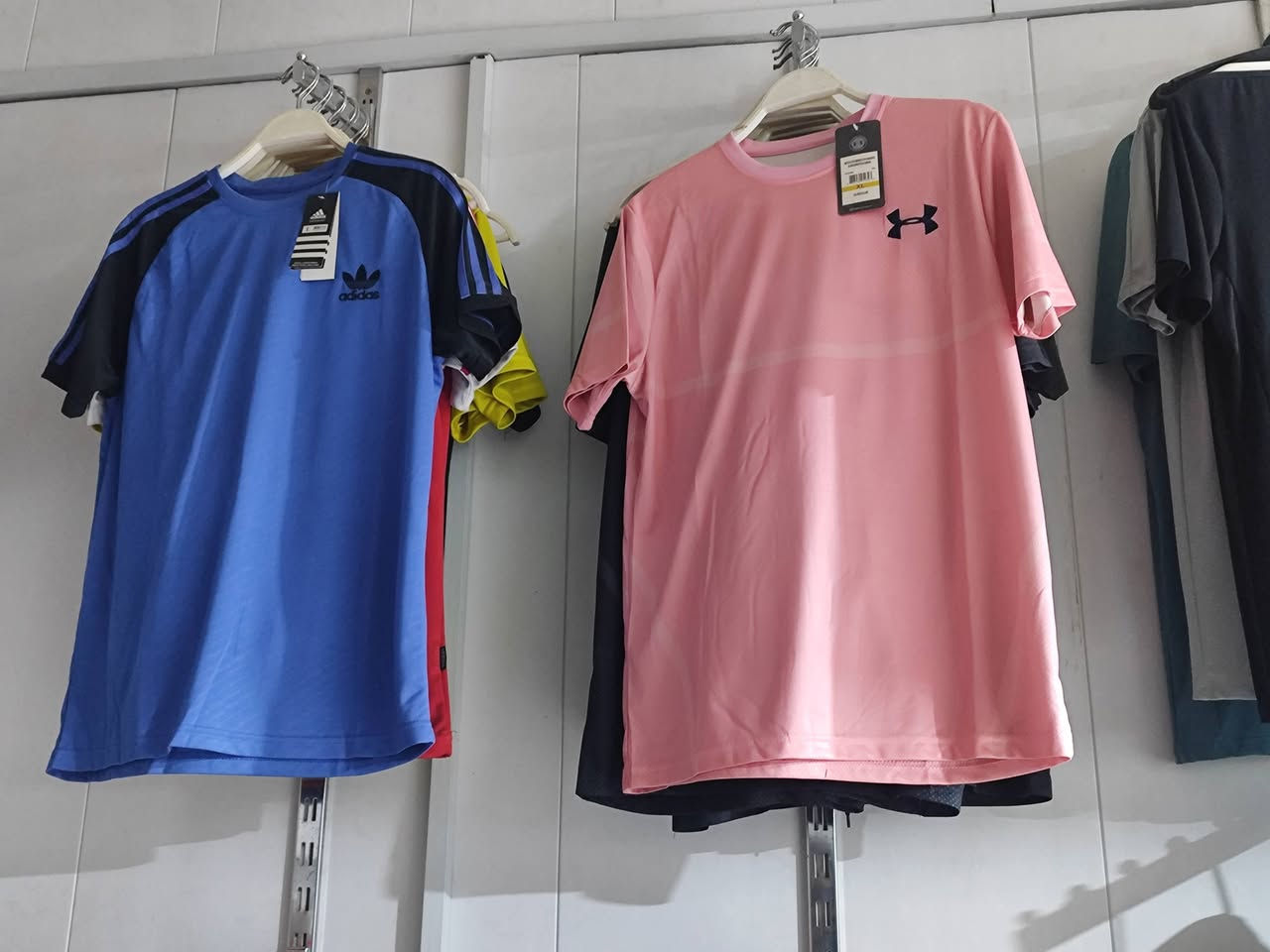 شباب عدي هاي التجهيزات للبيع هيه والملكانات تردونهن كباله تردون جديد مع العلم هيه بيها قطع باله وبيها قطع جديد مكاني بابل محاويل ***********
