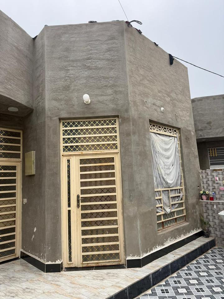 150 م للبيع حي الحكيم شارع إفران الهادي للاستفسار الاتصال على الرقم ***********
