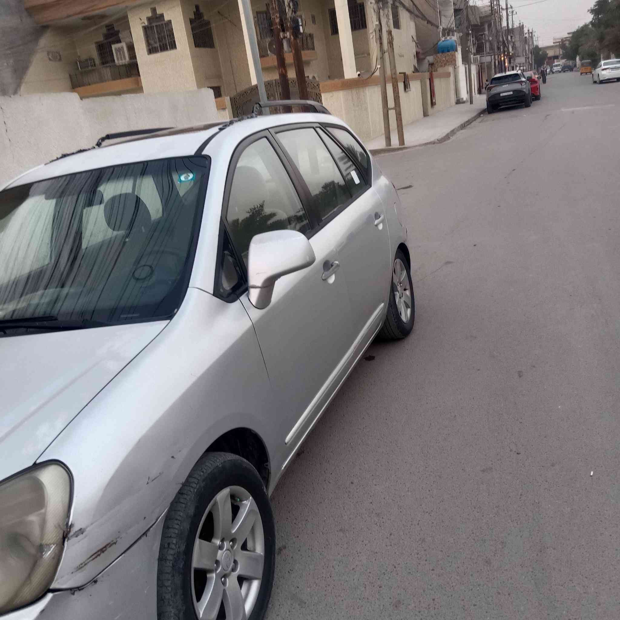 السلام عليكم كيا كارنزه مديل ٢٠٠٩ وارد خليجي محرك ٢٠٠٠ سياره بلايه مابيهه صبغ بس بارد قليل السعر ١١٠ او بيهه مجال ترهم مراوس معامله كامله ع بصمه بس المشتري مكاني بغداد ***********
