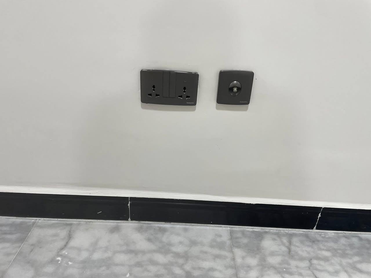 السلام عليكــم 
علي  للتأسيسات  الكهربائية  -
بوري _ سيمنز _ 

🔴قـص وحفر الجدران (كوسـرة + دريل) 
🔴تثبيت النقاط كبان لــيزر 
⚫نظام تقفيل (التشطيب) بوتــلس + شناطــة
⚫منظومــة انترنيـت
⚫منظومــة الكاميرات
⚫منظومــة ستلايــت 
هذا جزء  من اعمالنا تشطيب ان شاء الله ينال اعجابكم 
للاستفسار وتساب 
***********
