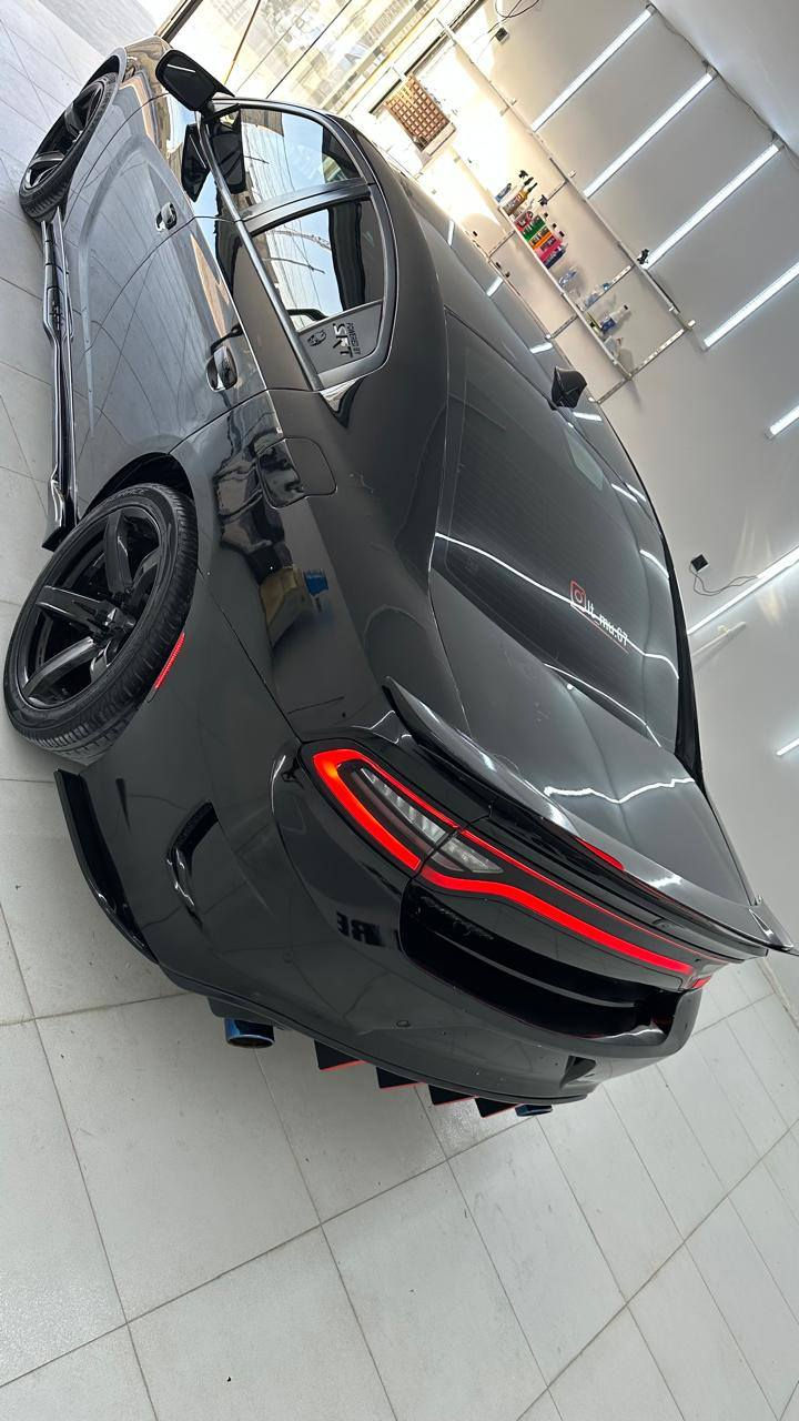 السلام عليكم
دوج جارجر مديل 2019 SXT
6 سلندر ماشيه 80 الف مو ميل 
مواصفات
 شاشه جبيرة كامرة حساسات
كشنات كهرباء لايتات متغير 
تبريد تدفئه وباقي المواصفات المعروفه 
كير مكينه كفاله حداديه جديدة 
سيارة جديدة وما متعوبه استعمال خاص 
حادث السيارة بصور موضح جاملغ خلفي بس الباقي كفاله 
سيارة تريد تحويل تريد وكاله بلي يعجبك 
تجي وتشوف وتدلل سيارة خير من الله 
سعرها 215 وبيهة مجال مكاني النجف الاشرف 
***********
