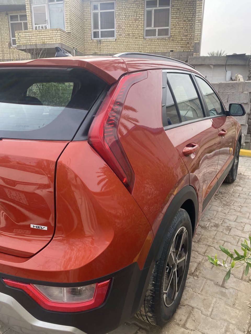 سلام عليكم نيرو للبيع وارد أمريكي هايبرد بنيد فقط صبغ ماشيه 95 كم سيارة باسمي مكان بغداد 
موديل 2023
بدون شخوط بدون رصعات 
سيارة نظيفة جدا
محرك 1600 بنزين ￼
غرفة نظيفة 
تبريد خير من الله
تحكم ستيرن 
شاشة خلفية 
تحديد مسار 
اوتو هولد
كروز سرعة
***********
