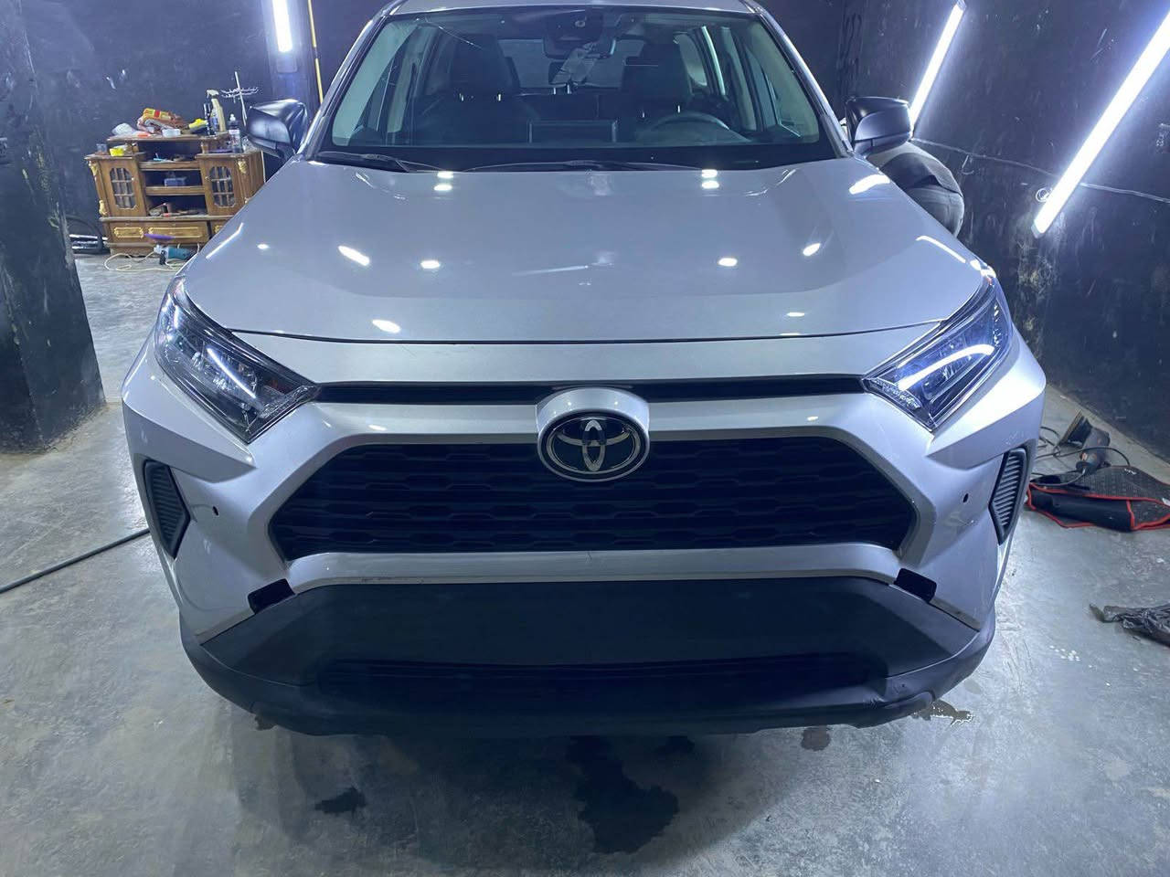 السلام عليكم 
راف فور بانزين فقط موديل 2022 رقم بغداد ماشيه 70 الف 
وارد امريكي *********** بيها 5 قطع صبغ 
بجم كبس بدون ارباك السعر 175 وبيها مجال  للاستفسار اكثر الاتصال *********** بغداد, العراق
