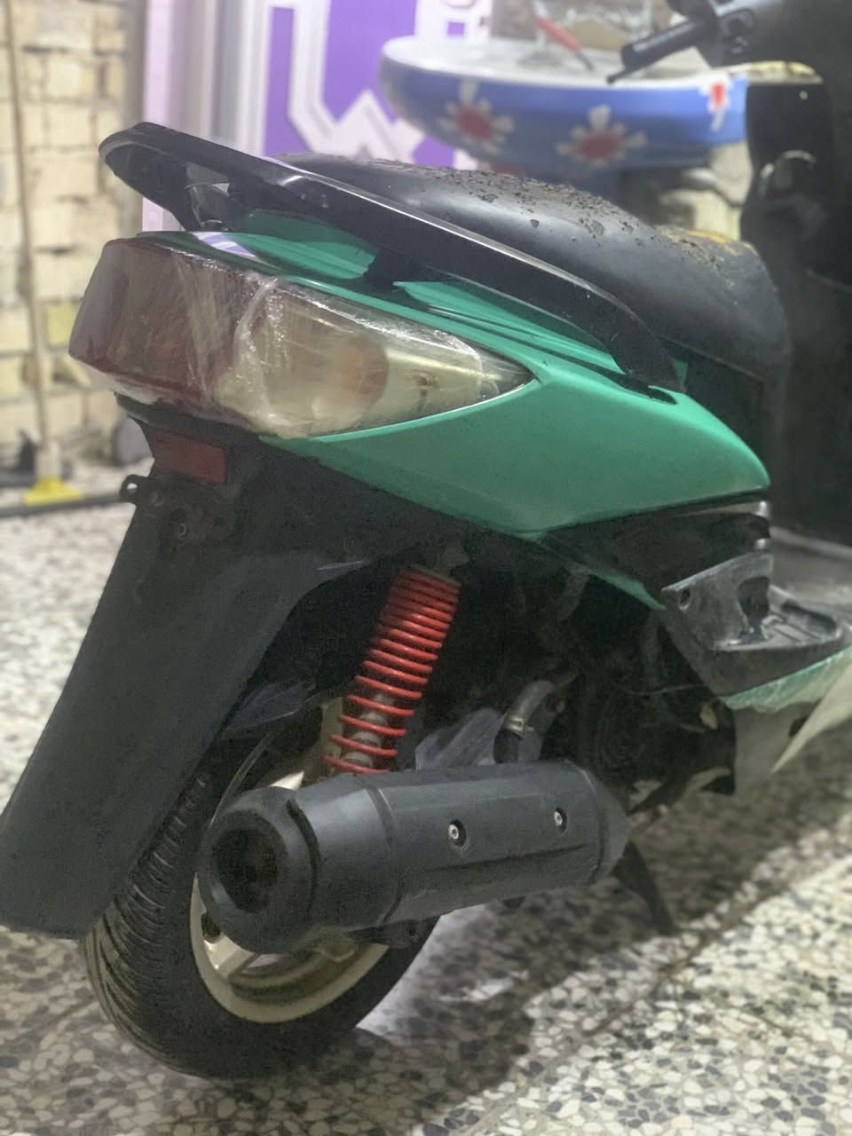 سكنس فحل نوزل
دراجه لوك جديده الله شاهد 

كفرات اصليه بس صابغيهن من اخذتهه 

دراجه جديده والله بس لعبت نفسي منهه 

طلع صوت بيهه بل كلجات 

دراجه مال جناي الله شاهد 

مكينه ولا مفتوحه ولا اي شي بيهه 

رايدهه ٥٥٠والله شاهد لخذتهه منه ماخذهه 1300

هاذ رقمي ***********
