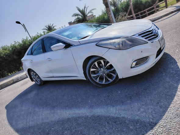 هونداي ازيرا موديل ١٣ خليجي رقم اربيل وكاله وتحويل مضمونات  صبغ حزام بدون دواخل راشين عليه  بطش ومصبوغه شرط لا ضربه ولا معجون  

محرك 6 سلندر 3000 فول موصفات بصمه 
 بنراما تبريد قطعتين للأخير  كير مكينه تبريد مكفولات  حداديه تخم تاير جاهزه مكان نجف السعر ٩٤ استفسار عل الرقم ***********
