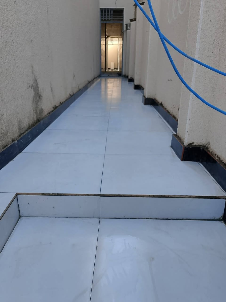 السلام عليكم اسطه سيراميك مرمر كرانيت بورسلاين كاشي غرف صالات كراجات مضايف وترميم  وتنكير وقلع سيراميك وتاسيس المجاري وتكعيد صحيات شغل درجه اولى وسعر مناسب نعمل داخل البصره فقط للتواصل ***********
