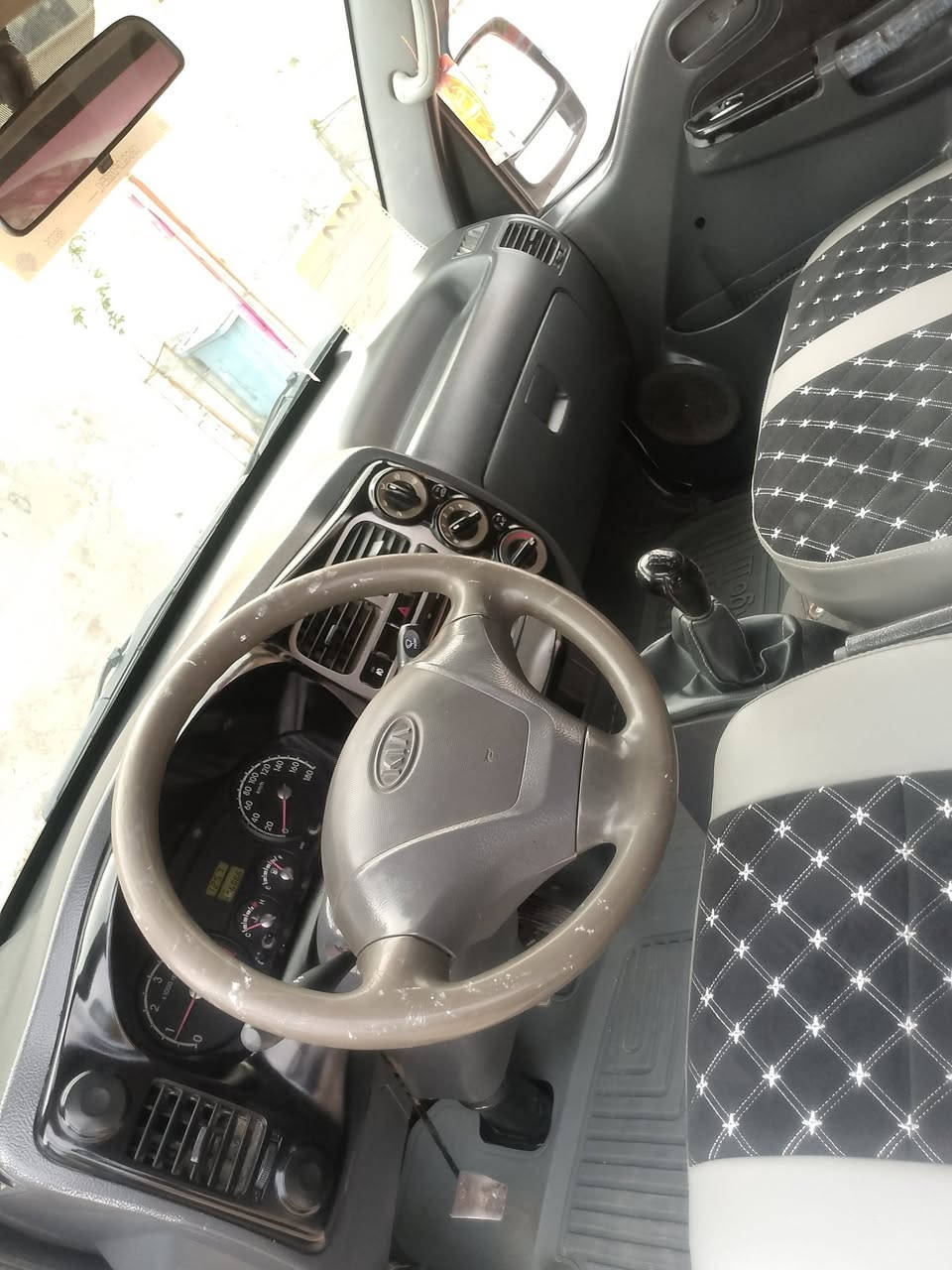 كيا للبيع موديل 2012 مكفوله كفاله عامه سيارة جديده بمعنى الكلمة رقم قادسية انكليزي سنويه مجدده لل 2030 مشروع وطني الاستفسار ***********
