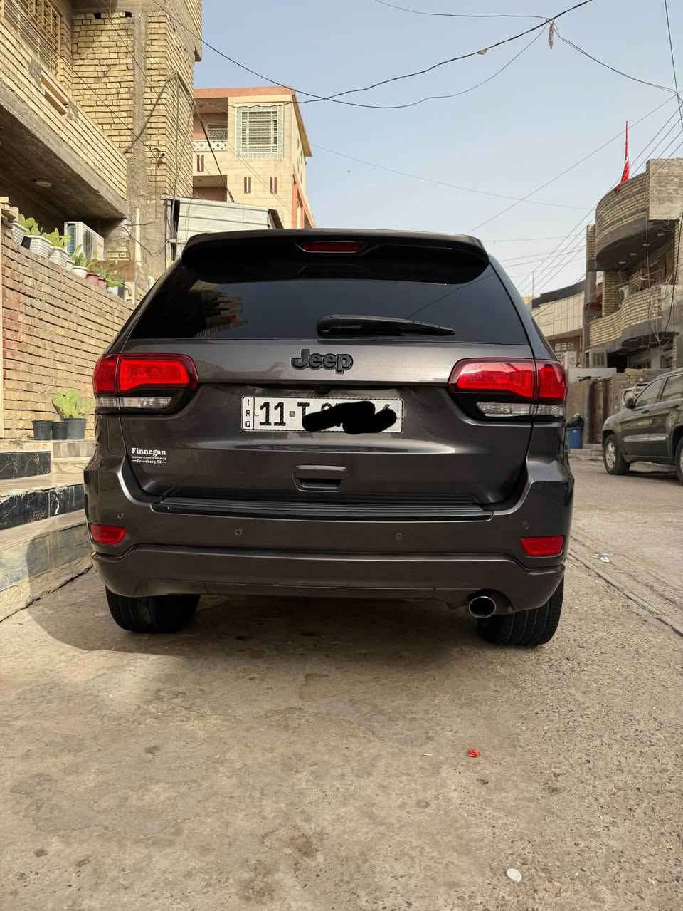 السلام عليكم
جيب 2018 بلاك توب رقم بغداد 
السعر 185 وبيها مجال 
مكاني بغداد *********** الرصافة 
حادثة البنيد مبدل جاملغات امامية مصبغوات
حادث امريكا .
الصدر والحدادية كلة جديد
محرك 3600 مكفول من كلشي
السيارة كلش جديدة 
بصمة تشغيل 
فتحة
كشنات حار
سبورت 
تشغيل عن بعد
جنطه كهرباء 
كشنات حضن
ويل حجم 20 بلاك توب بلادي  
كامرة خلفية دوارة
توقف ذاتي 
حساس خلفي 
وبعد هواي مواصفات وبل اضافه قبل يومين كملت ادامه السياره كلها

