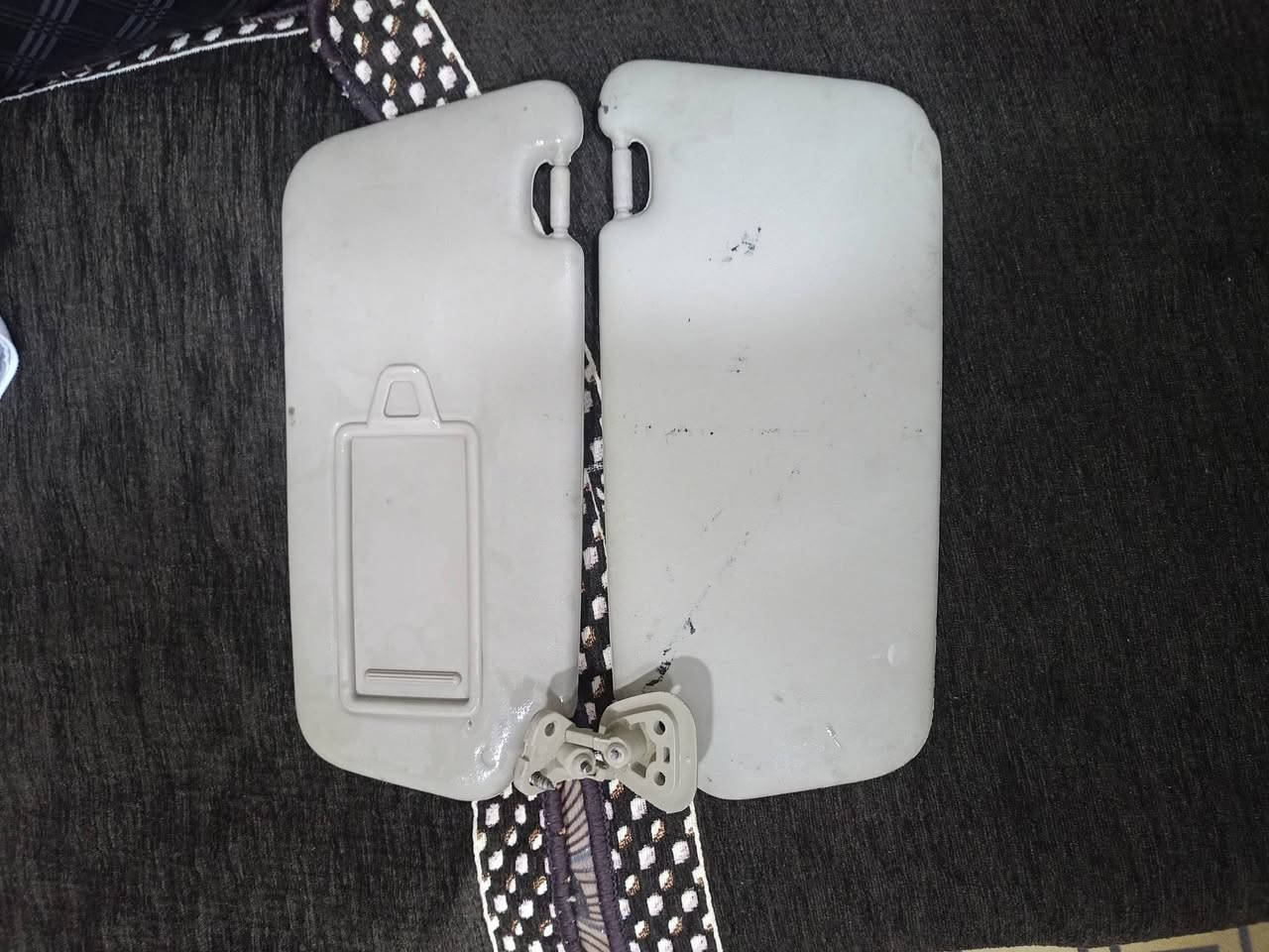 اغراض حاويه كلها جدد البكلايتات مال كيا جنطه هاش باك  للاستفساراتصال او خاص 
يوجد خدمة توصيل لجميع المحافظات 
***********
 واي شخص ياخذ مني اي قطعه ارجو فحصها امام المندوب 🌷
