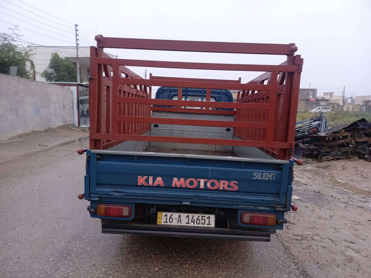 كيه ام عيون موديل 2000رقم دولي بسمي سياره جديده مكفولة كفاله عامه وضع شركه ابيع سونارتبريد شغال ثلج  السعر 95  مكان بابل الأتصال ***********
