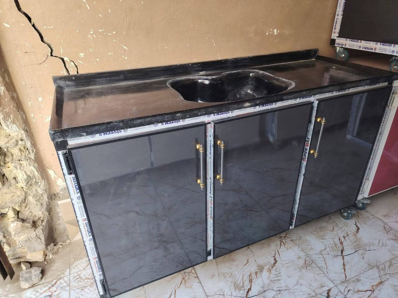 سناكي مرمر جديد غير مستخدم تسكام أو اكو متر أو نص اومتر أو ربع البيع المكان عل شط يم فرع السيد غازي أو منطقة الكربلا ئي يم المسبح عفك الاستفسار اوتتصل *********** اوحتى العنده مراوس أو بيع چنه حاضرين
