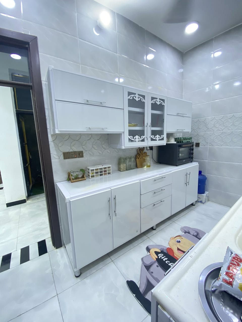 دار للبيع 📍 العنوان : الامين الاول شارع ابو التنانير
📈 المساحة : ١٢٠ م واجهه ١٢  م والنزال ١٠ م 

يتكون من طابق واحد كونكريت مُسلح ✅ سند ٢٥ مداور ب اسم المشتري 

- غرف نوم عدد 2
- صالة واحدة
- استقبال 
- مطبخ 
- دورات مياه 2

⚠️ متوفر خدمات تبليط . اناره  .ماء  .مجاري  .كهرباء 
 ⚠️ السعر : ٧٠ مع المجال 

☎️ للأستفسار اكثر اتصل على ***********
متواجد واتساب
 و ماسنجر
