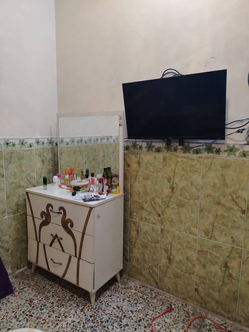 غرفه نوم موديل تركي حديث نضافه خمسة وتسعين بالميه العنوان بغداد للاستفسار ***********
