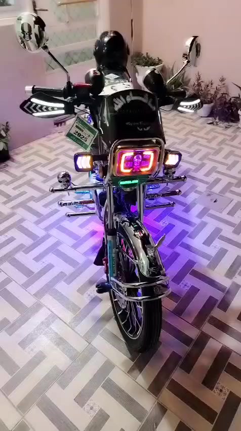 سلام عليكم دراجه سيفان سولنك 2025دراجه كفاله من تاير لتاير زيررررو أوراق كامله سعر1100بيها مجال
                           مكان ديالى شهربان جسر مهروت شراي يتصل *********** خاص مغلق
