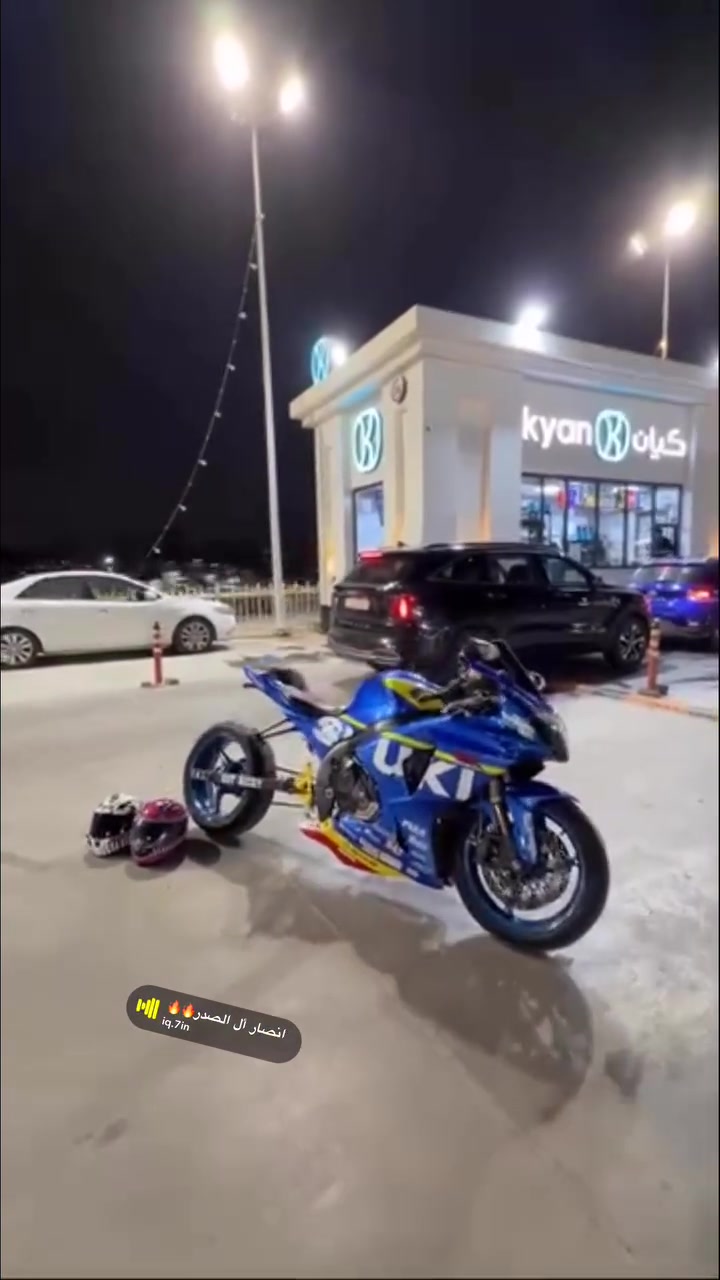 السلام عليكم 
دراجه جكسر 1000 r
الدراجه ماشيه 32 الف
موديل2013
دراجه مبرمجه جديد
اجت هاوزن من امريكا 
الدراجه موضح تفاصيلها بل فيديو 
يجي وياه خوذ2 
للاستفسار الاتصال ***********
المكان بغداد البلديات 
السعر 73 ورقه قفل
