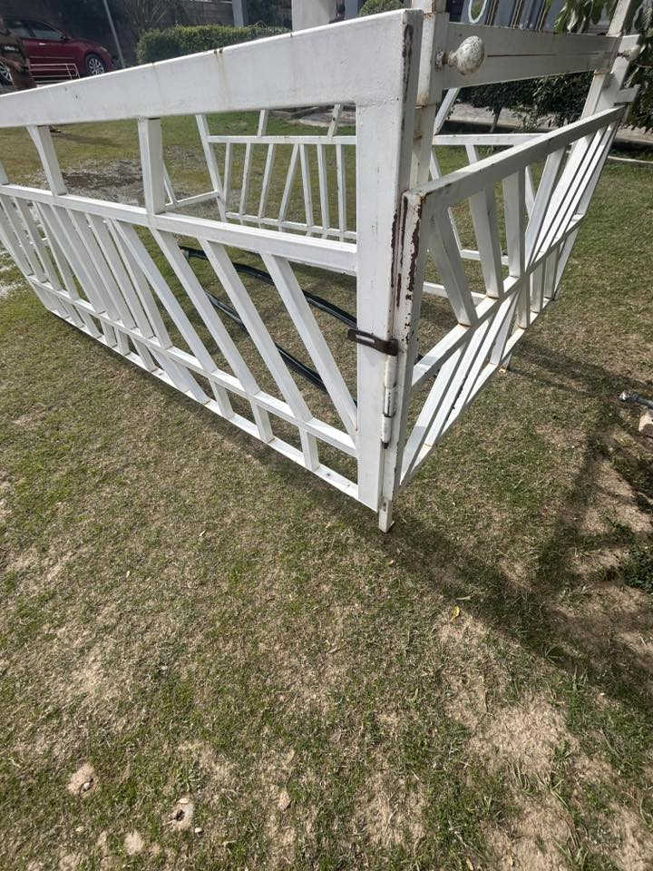 سلام عليكم                 
#للبيع
محجر كيا بنگو تفصال جديد 
العنوان صلاح الدين الضلوعيه 
للاستفسار ***********
