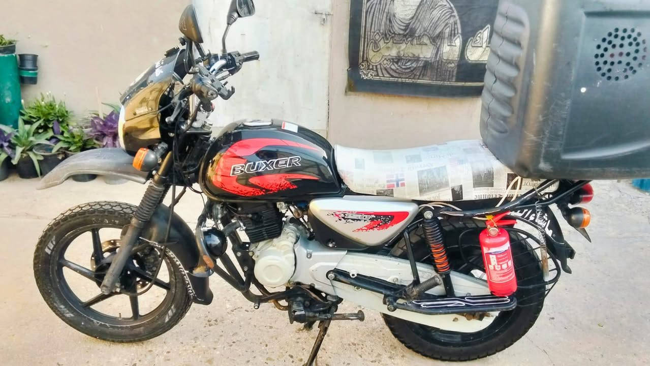سلام عليكم بوكسر 24 خير من الله كفالة سعر 1750وراق شرط ترقيم مكاني جسر ديالي غرغولاية ***********

