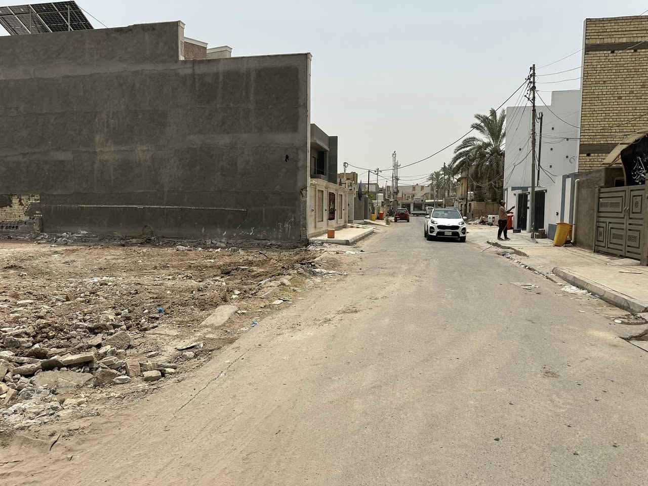 السلام عليكم 
قطعه طابو صرف 
المساحه 480 متر 
حي المعلمين شارع بيت خيون 
الفرع الي مقابيل مول سرمد 
رابع قطعه من تدخل من يم مول سرمد 

تصل وتدلل *********** الوجه 15 والنزال 32
