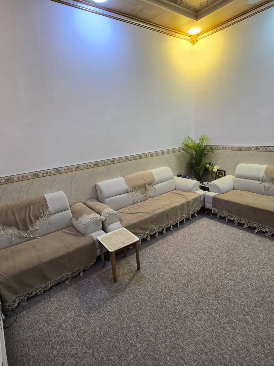 دار سكن للبيع 
حي النداء رقم العقار 54960 
50متر مربع 
بناء درجه اولى 
للاستفسار التواصل على الارقام التاليه 
محمد الربيعي : ***********
سجاد الكعبي : ***********
