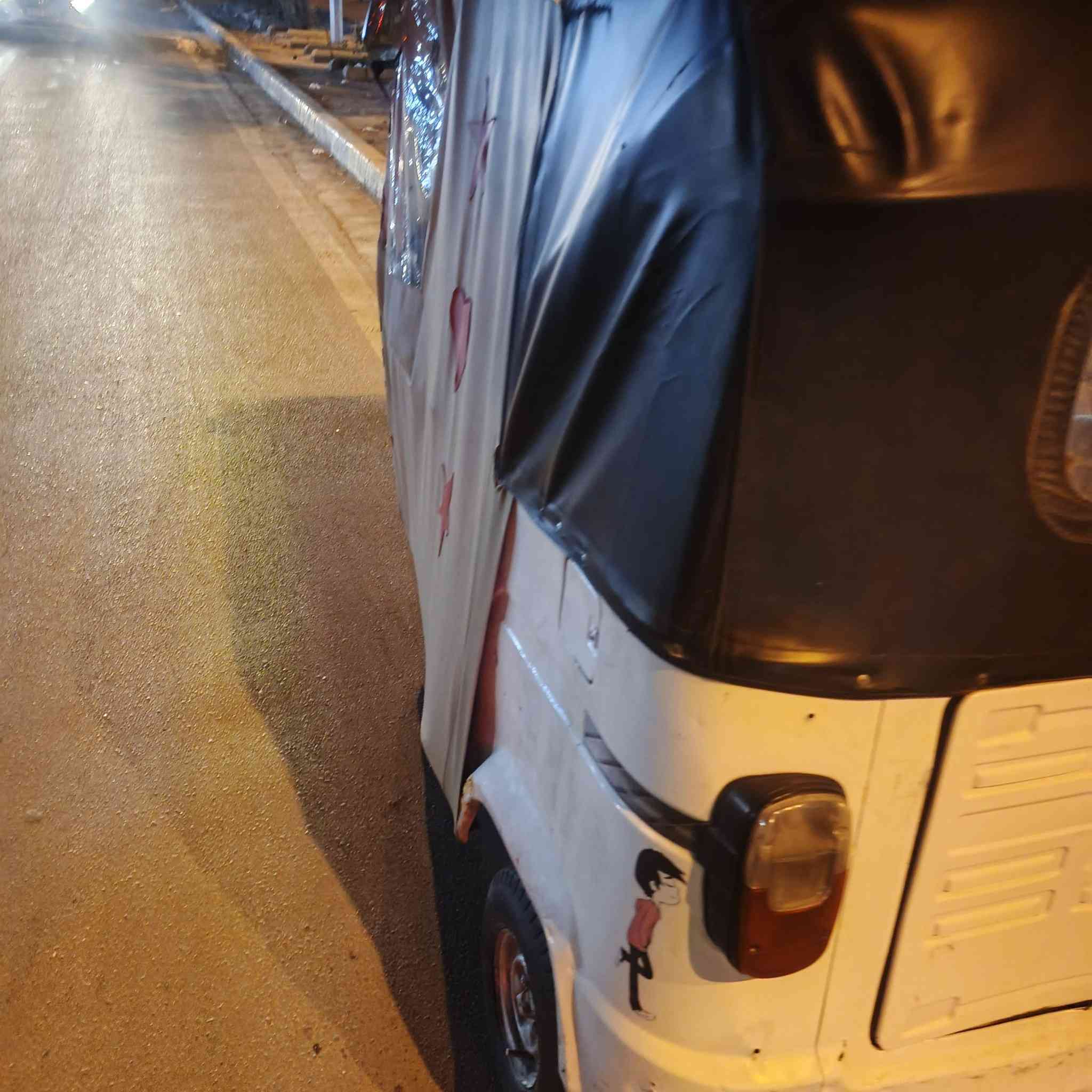 السلام عليكم تكتك تي في اس للبيع موديل 2018 تكتك شغاله مكينه ناعمه تجفيت جديد لاتنقيص ولا تبخير كهربائيات شغاله جاهزه كبل للشارع ماناقص اي شي السعر مليون و900 وبيها مجال قليل حك الجيه مكاني بغداد الاستفسار على الرقم‏ ‪***********‬
