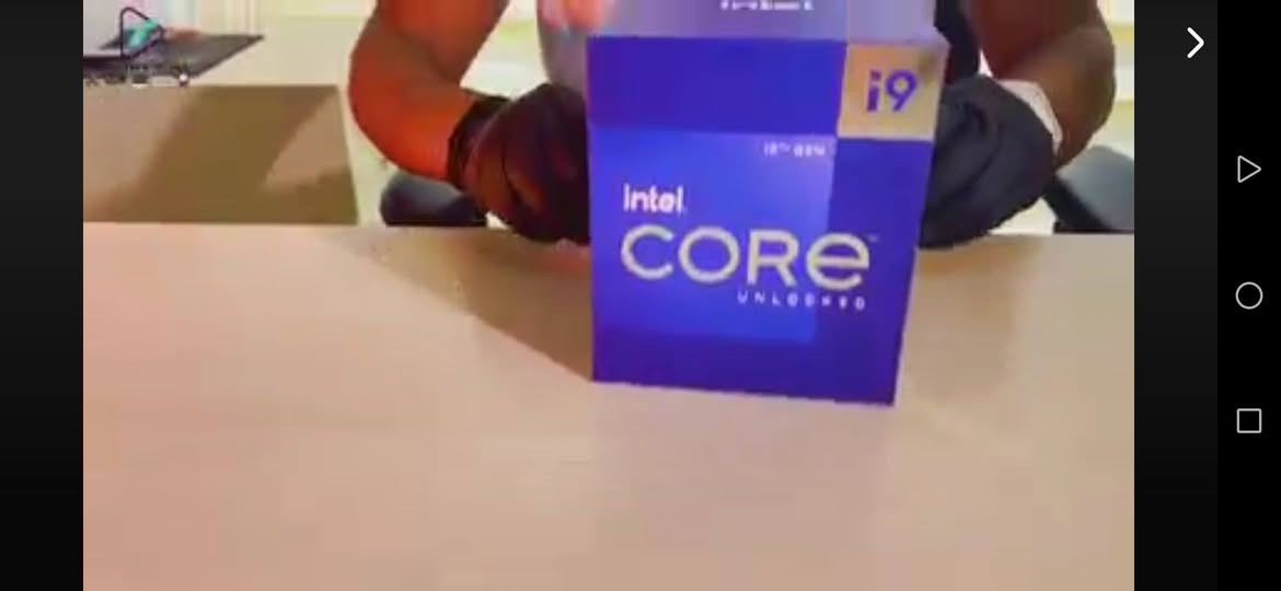 مواصفات الحاسبة
M. B ROG ASUS Z690 MAXIMUS FORMULA
Display 27 Acer 165 Hz 192‪0*108‪0 Full HD
CPU INTEL CORE I9 12900K
GPU Nvidia 3080Ti TUF ASUS
RAM 32 DDR5  FURY BEAST 5600HZ
HARD Samsung 980 pro 2*2TB
COOLER NUCTUA DH15 AIR COOLER
PSU FSP 120‪0 WAT PLATINUM EDITION
لمزيد من المعلومات خاص او الاتصال
***********
***********
متوفر واتس اب و ما ابيع قطع
