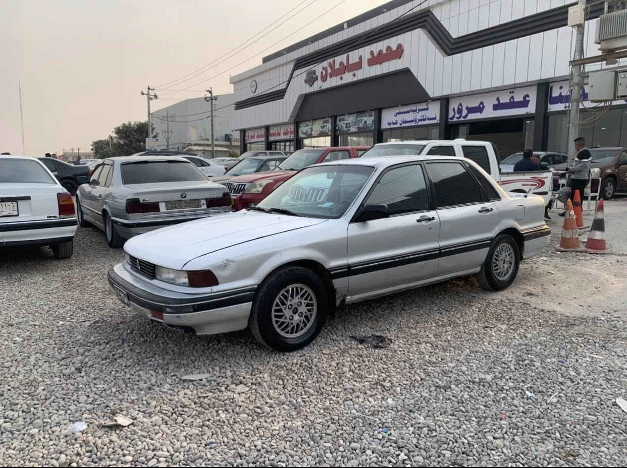 بەناوی خوا
فرۆشتن 

مسیوبۆشی گلاند ڕەنگی سلفەر 

مۆدێل ١٩٩٠

مەکینەو گێڕ سۆناتای لەسەرە لۆکە بەشەرتی فیتەر کابلێتەرە ماشا اللە بەنزین هەر ناخوات 

کارەبایاتی هەموی  مەزبوتە  لایتو  بەگلایتو گێجو  گەرمیو فلچەو  هەموی مەزبوتە  

تەجیلو  مکەبەرەی شاز 

چوار تایەی لۆکم بۆ بەستوە   سەدرو هەموی تازەیە مەسروفی تیا نیە  سولفو دینەمۆو  پاتری لۆکم بۆ بەستوە   کابلێتەری ئەوروپی دەرەجەیەکم بۆ بەستوە دەگەو سلف ئیشەکات دەعامی بۆ دەعامی هیچی پێوە نیە تەنانەت قرچیشی نیە  

سەنەوی ئەسلی خۆی لە گەڵە بەشەرتی حاسیبەو  ئەوەلیات مەزبوت   

٢٤ گڵاو تۆزێک مەعمەلە 

موشتەریت تەلەفونکە لە خزمەتتام 

شوێن کەلار 

***********
