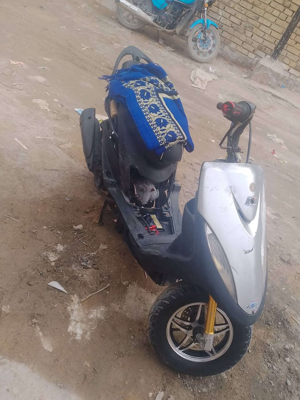 سلام عليكم 
لاتكلي شراي امسح المنشور وبل اخير متشتري دراجه ماكس عدله دراجه نضيفه خير من الله سلف هندر شلعه ومعدل بيه تزويد دبل رياضي اصلي ويل نجمه اصلي يده جوسو اصليه كلجات رياضي سبايدركاربون فايبر دراجه 49 بلاد عيبه فقط الكشن محترك من يم القبق مثل ماموضح  بل فيديو السعر 425 بيهه مجال حك الجيه والدراجه من. تجي تشوفه بعد احله مكاني بابل شارع 80 مال كربله يم محطه الأضواء الجديده رقمي ***********بي واتساب والشراي اخلي على راسي
