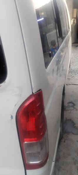 سلام عليكم للبيع هايسه ٢٠١٠ بسمي مصفره من كلشي بيه ضربه بجم معمره مكان بغداد جسر ديالى *********** سعر ١٤٥ بيه مجال للشراي
