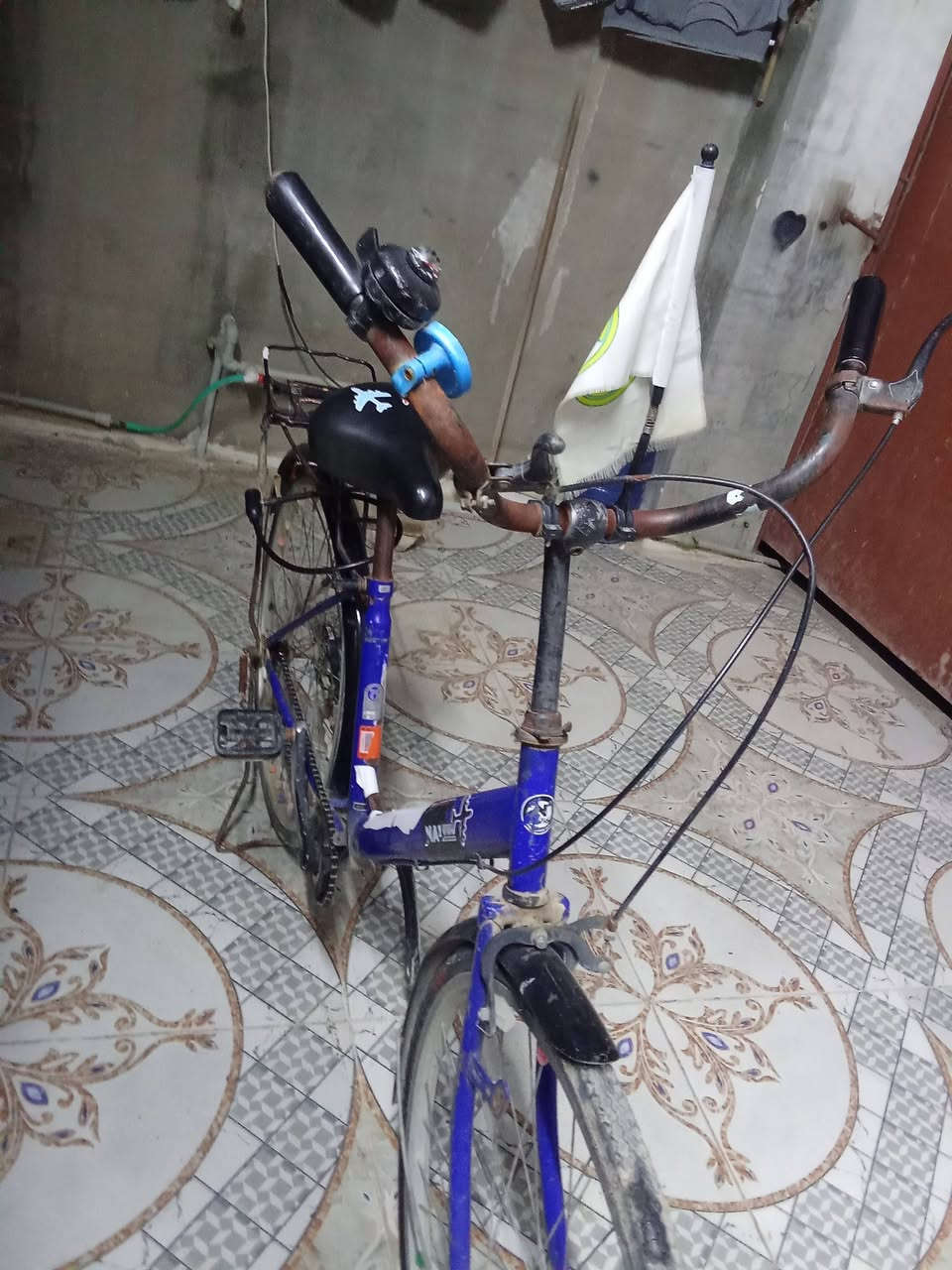 سلام عليكم عندي هاي بايسكل للبيع حجم 26حيل نظيف تايرات وجوابه جدد بس يحتاج صجم مال پايدر فقط سعر70وبي مجال


**إذا كنت صاحب هذا الإعلان وتريد حذفه لأي سبب، رجاءا أرسل رسالة إلى الدعم الفني**