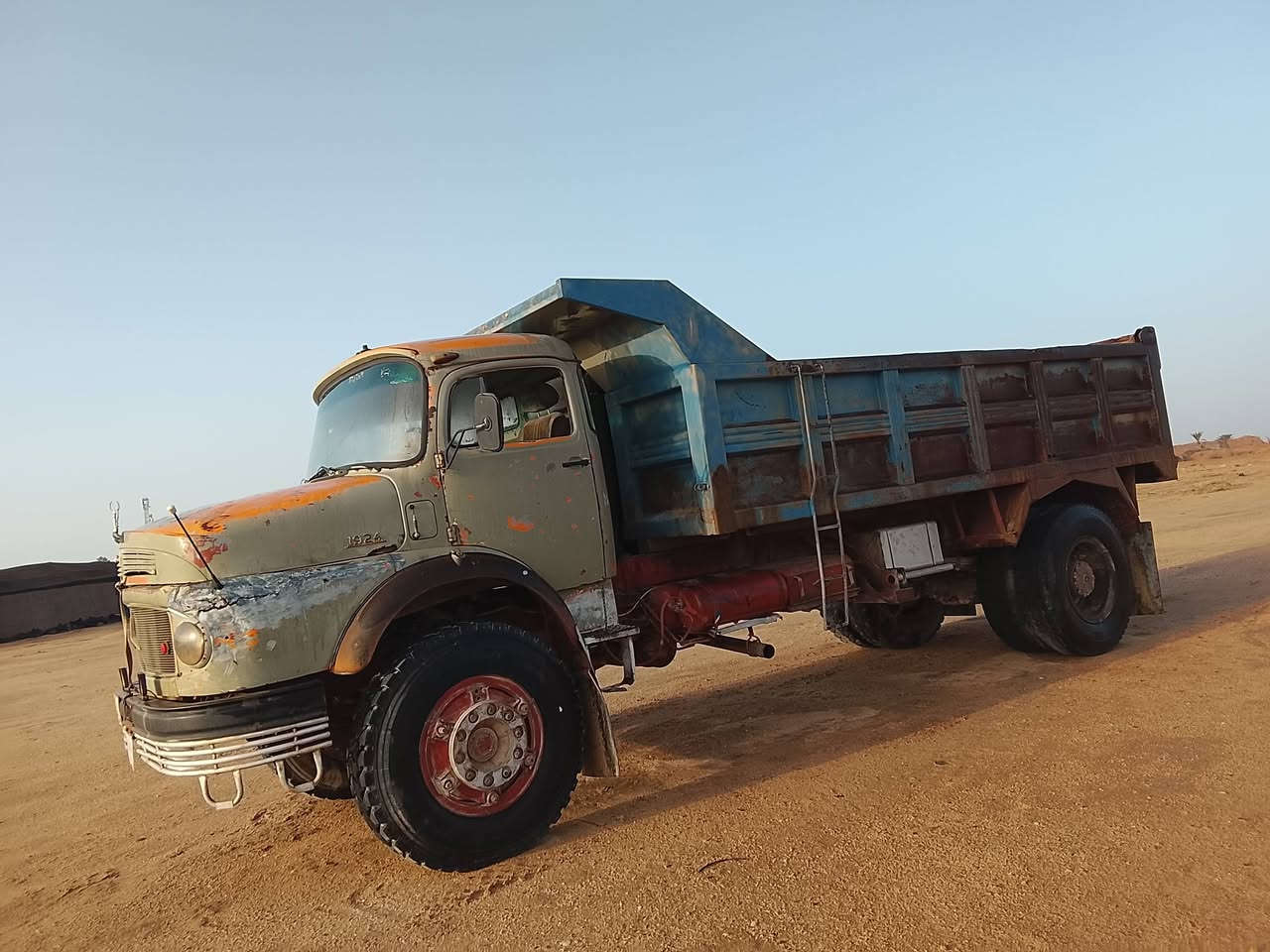 اقجم للبيع موديل 80==***********
