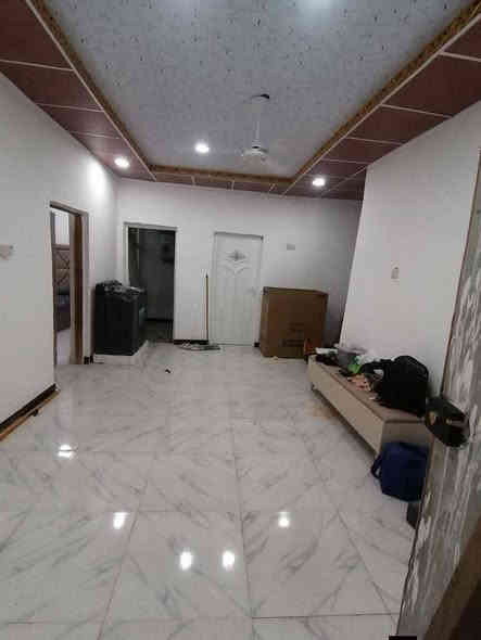 سلام عليكم بيت للبيع ١٢٠متربي غرفه وصاله ومطبخ وحمام داخلي وتواليت خارجي وبي براني مامسكوفه وسكف عكاده مسوي شتايكر زراعي جربوعيه الاوله مقاطعه ٦١بي قرار محكمه سعر ٣٥قفل ***********
