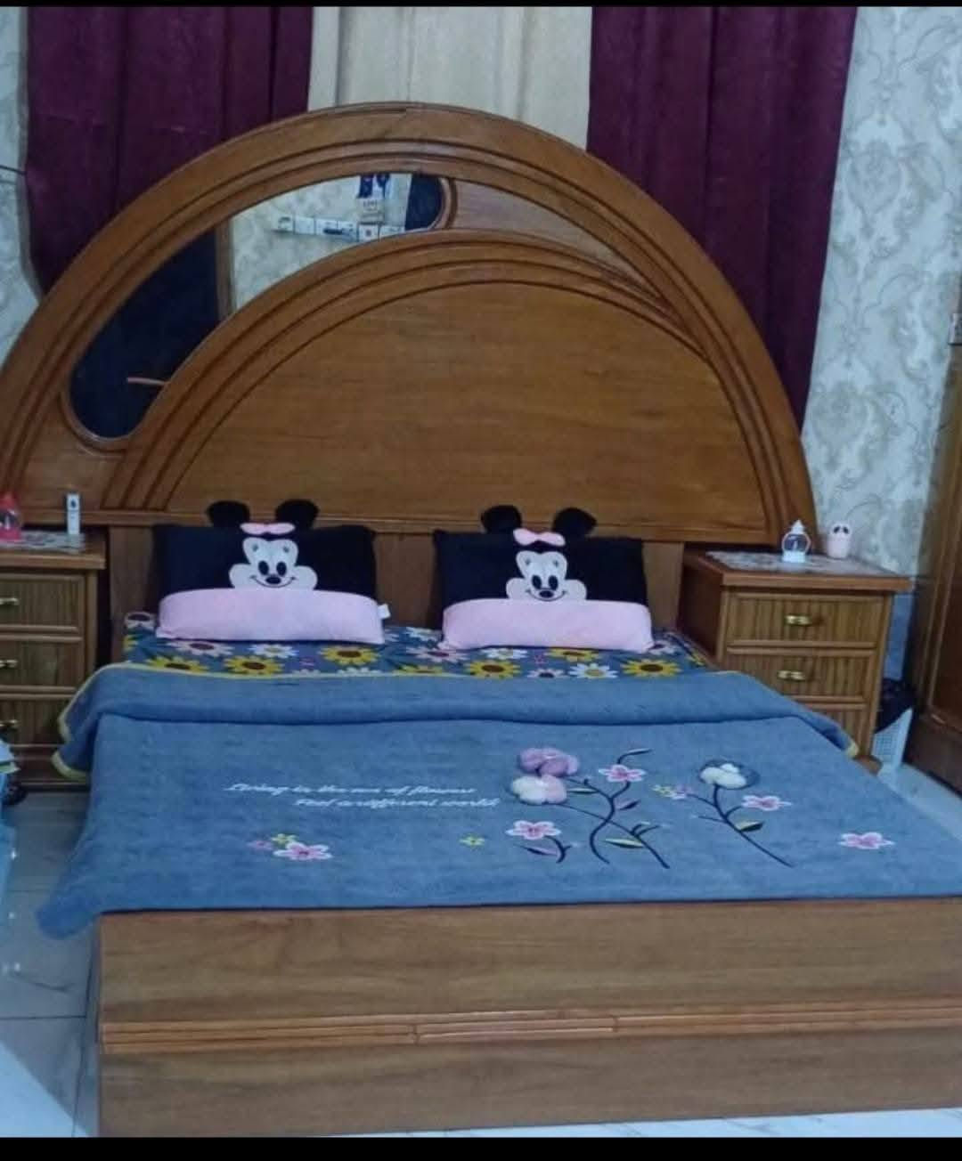 قنفات 2 تسگام خشب وحده 3 متر والثانيه 3 الا ربع متر بس بيهن حرق جگارة كلش بسيط وما مبين نظافة 99%
سعرهم 300 
مشتغلينهم المتر ب110
كنتور تسگام صاج وجهين ابو ال6 طابقين ب 500
جرباية صاج تسگام ب 100
الاستفسار ***********
ارفعوا المنشور بالصلاة على محمد وال محمد جزاكم الله خير
قنفات 2 تسگام خشب وحده 3 متر والثانيه 3 الا ربع متر بس بيهن حرق جگارة كلش بسيط وما مبين نظافة 99%
