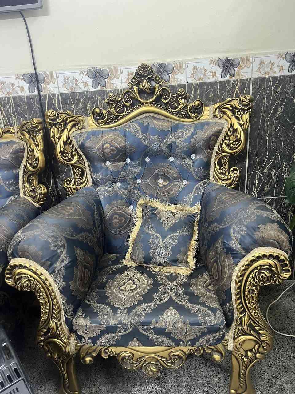 السلام عليكم تخم ملكي للبيع  عشر مقاعد السعر ٧٥٠  بغداد الشعب ***********
