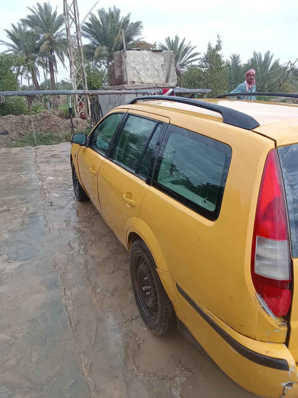 فورت ألماني مونديو مكفولة من الضربة والتبديل مويل 2007 مصفرة مرور وهيئة
مكينة وكير ياباني محورة اوتوماتيك 
مكاني الديوانية قضاء غماس
علمآ السيارة للبيع او مراوس 
السعر 33 ورقة وبيها مجال 
إتصال فقط 
***********
