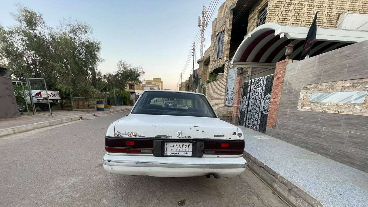 السلام عليكم
سيدان موديل 90 ايسر بلاد كير ومكينه بطه 
جام شغال كهربائيات كلها شغاله تبريد شغال 
حداديه 100/50
رقم بغداد سنويه 27
البيع شرط التحويل 
السعر 36 وبيها مجال
موبايل /***********
