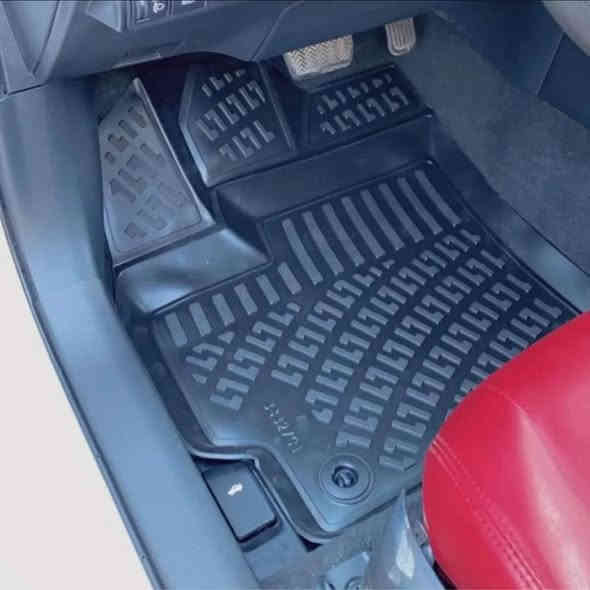 السلام عليكم ارضيات كورلا رزلاين الاصليات اشتريتهن من الوكالة من اربيل و بعت السيارة و ضلن عندي سعرهن 50 و بي مجال العنوان كربلاء ***********
