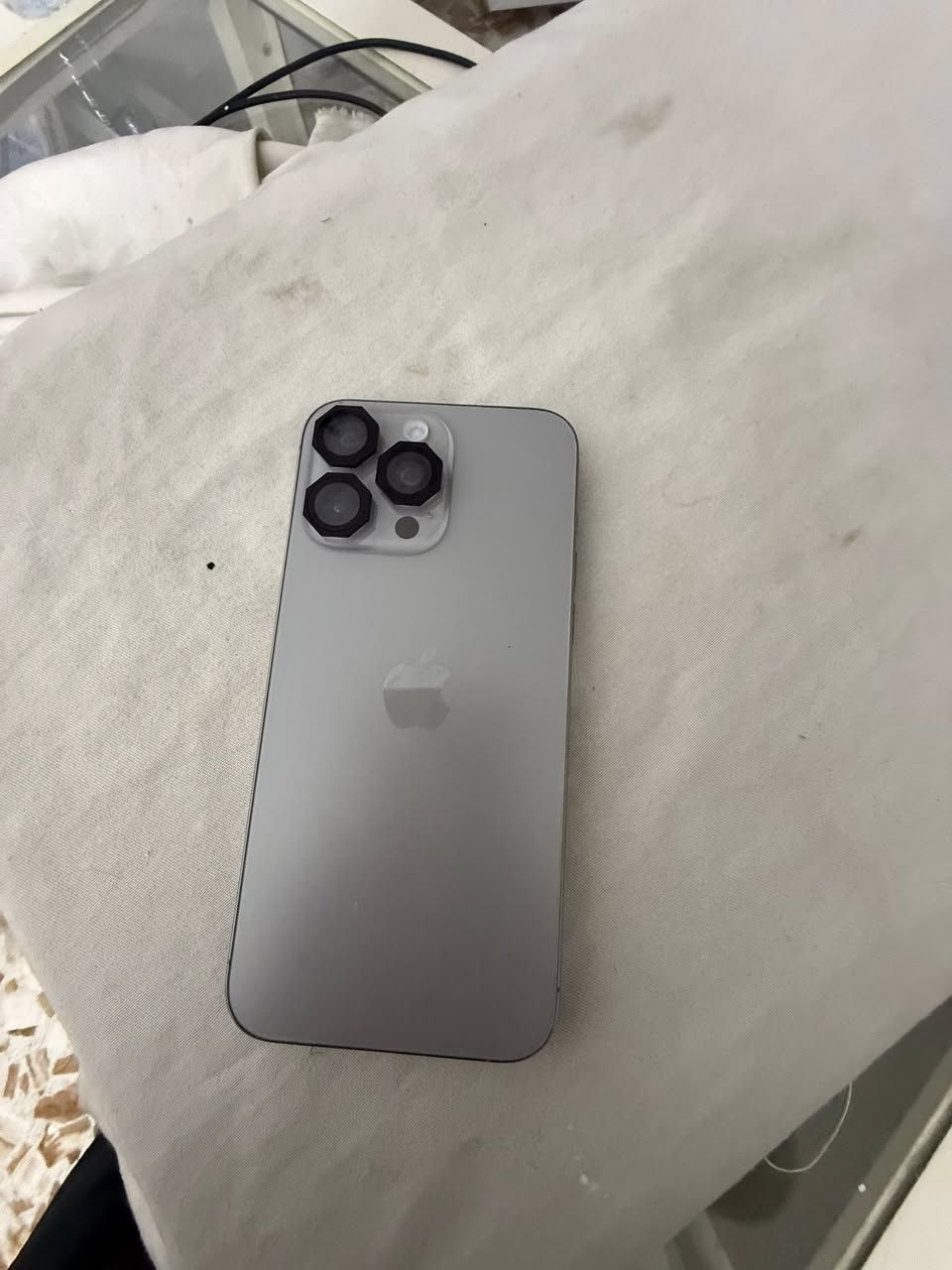 السلام عليكم 

15 برو ماكس شرط النضافه 

بطاريه + شاشه مبدلات درجه اولى 

ع أيدي بدون غراض فقط كيبل وياه 

قابل للمراوس بدون خاص 

شراي اتصل خادمك سعره 750 

 مكاني بيجي ***********
