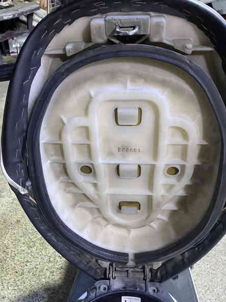 السلام عليكم للبيع دراجه كلاسك نثيه 
لون ابيض🤍🫆دكتورة
دراجه مكفوله كفاله عامه برغي ما مفتوح بيه مكينه كشر كله كفاله قبغ هندر ما مفتوح شوته مطالعه من مكانه اكسل مكفوله صالنصه بلاديه مكينه اشاير يمنه يسره عالي ناصي بكلايت اسطاب لايت كيج بانزين كيج سرعه هورن سلف هندر مكفوله كفاله عامه مكاني بغداد السيدية الشراي يتصل
***********
