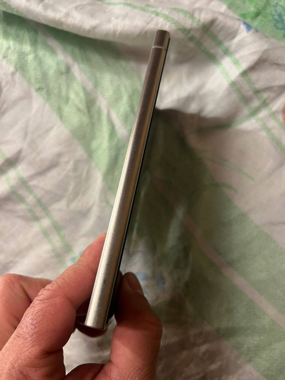 السلام عليكم  اس 24 الترا ذاكرة 512 جهاز نظيف جدا ضمان عين الفهد اغراضة كاملة للبيع او مراوس ب اس 25 الترا 512 مع الفرق 
سعر 1100 
مكاني الكرخ 
***********
