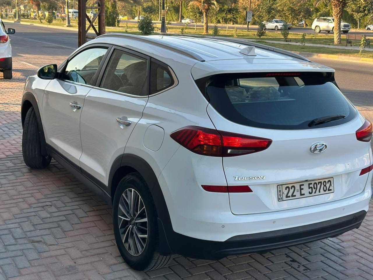 السلام عليكم // توسان خليجي موديل 2019 ماشيه 150 فول عده البانوراما رقم اربيل بأسمي تحويل مباشر هزه وبراد جديده فقط بارد كد شبر بل باب الخلفي دعاميه الاماميه صبغ وكم  رصعه خفيفات ما لاعب بيهن السعر 190 ورقه مكاني بغداد المنصور هاتف ***********
