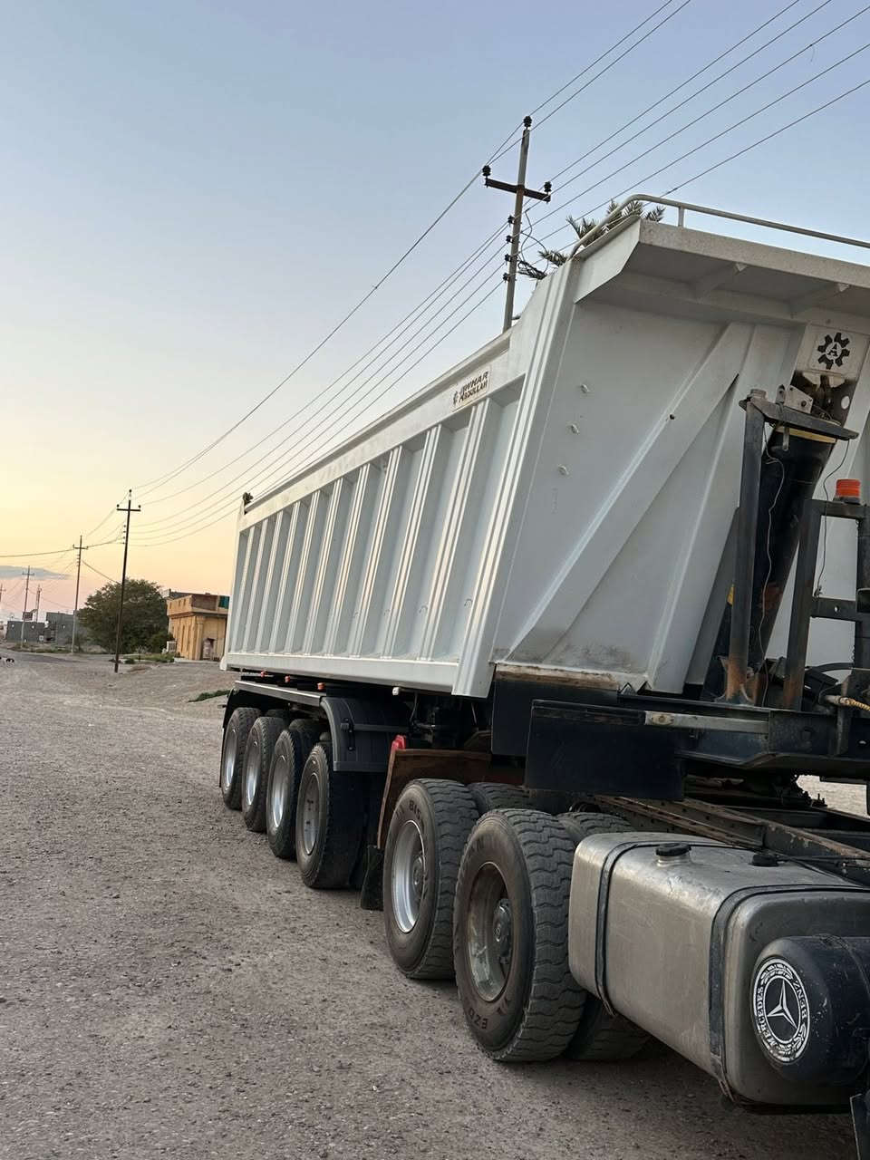 عربانه عبدالله جوهر جديده مشتقله قليل موديل ٢٠٢٥اربع محاور الذرعه ٣٢ متر السعر ٢٥٠ ورقه وبيه مجال للشراي المكان الأنبار الفلوجه عربانه خير من الله اي استفسار عل هذا الرقم***********
